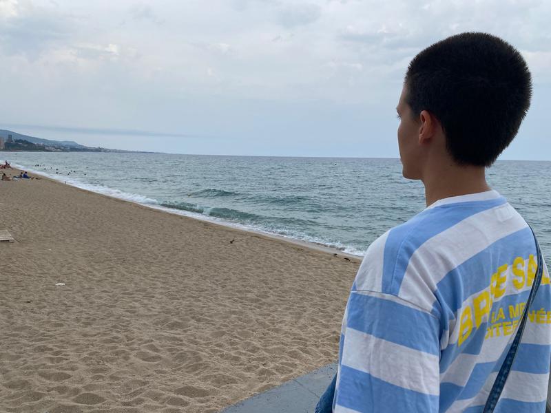 'Cor al mar', la primera cançó de l'artista badalonina Aren Vii