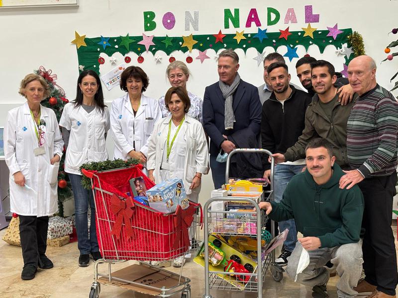 El CF Badalona visita l'Hospital Germans Trias i Pujol