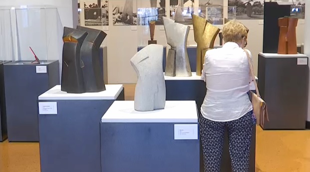 L'exposició '50 anys. Camí. Escultures' arriba al Museu de Badalona i el Centre Cultural el Carme.