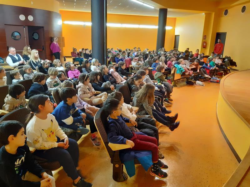 El Congrés apropa la ciència als alumnes de les escoles d'Educació Infantil i Primària
