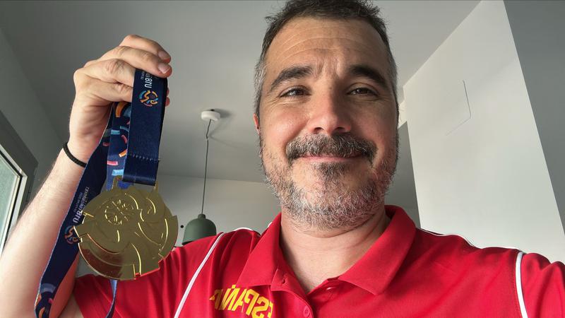 El tècnic Javi Torralba, el col·leccionista de medalles, campió d'Europa U18
