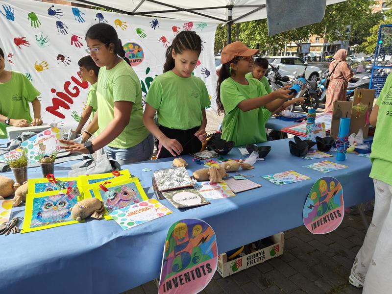 3 Els Encants de Montigalà acullen el 13è Mercat de Cooperatives Escolars amb més de 350 alumnes de 5è de primària 