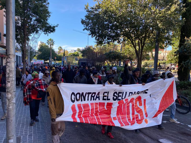 Mobilització contra l'imminent desallotjament de l'antic institut B9