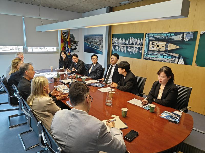 El Port de Badalona ha rebut la visita oficial d'una delegació del Govern de Corea del Sud