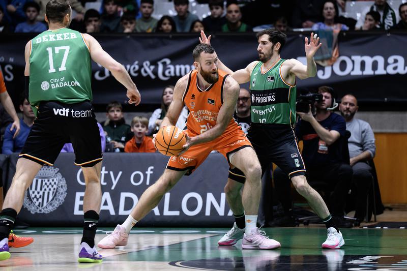 La Penya no pot aguantar el potencial del València (89-104)
