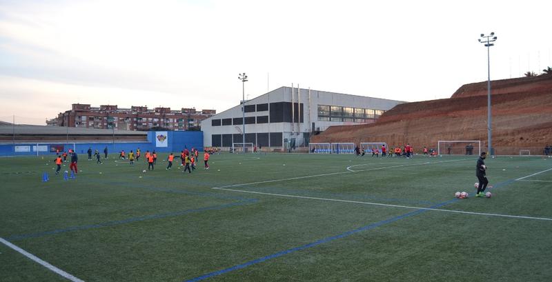 El camp de futbol de Llefià, en fase de renovació