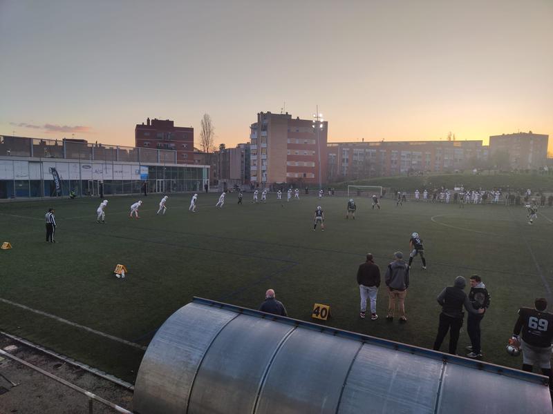 Els Badalona Dracs atropellen als Barcelona Pagesos i es jugaran la primera posició a Terrassa (34-0)