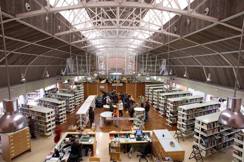 El govern atribueix al mandat del PSC la manca de personal a la biblioteca de Sant Roc