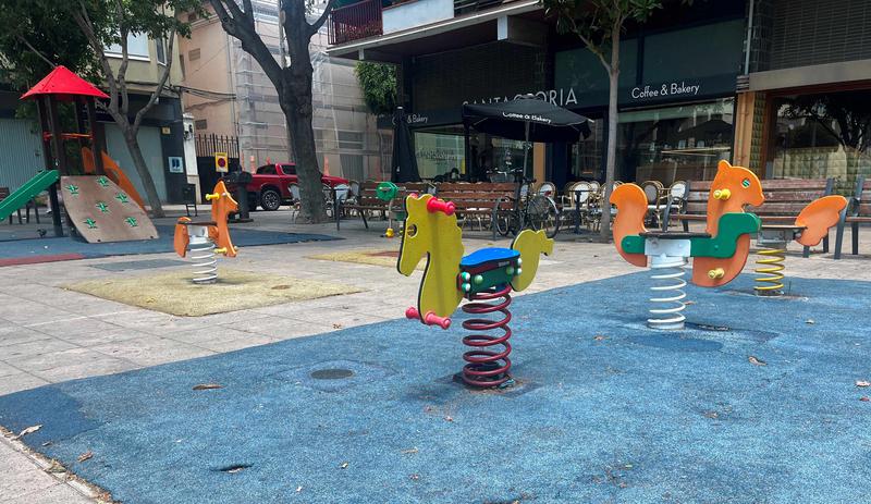 Badalona renovarà més de 10 zones de jocs infantils