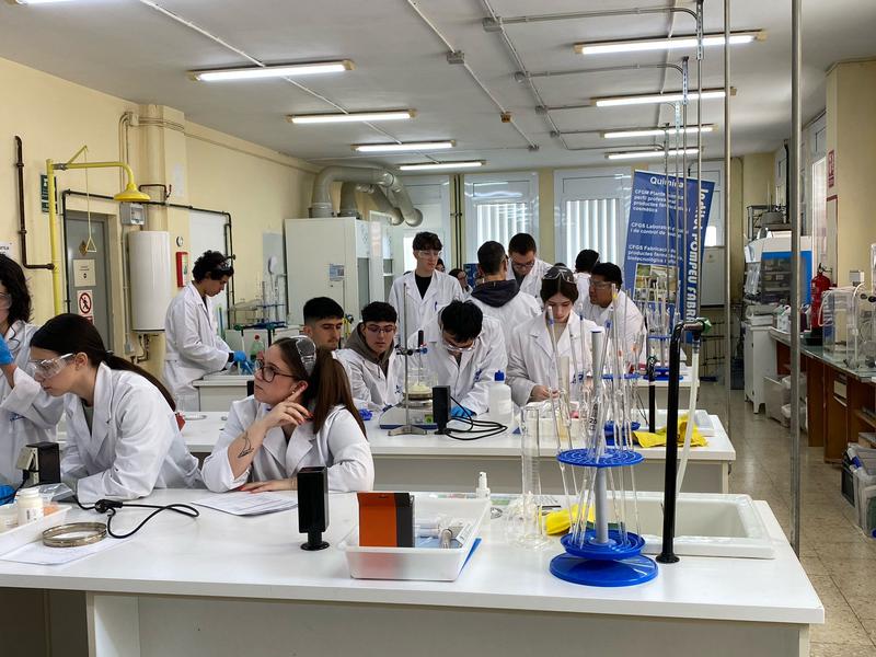 Alumnes de FP de l'Institut Pompeu Fabra competeixen a les PompeuSkills