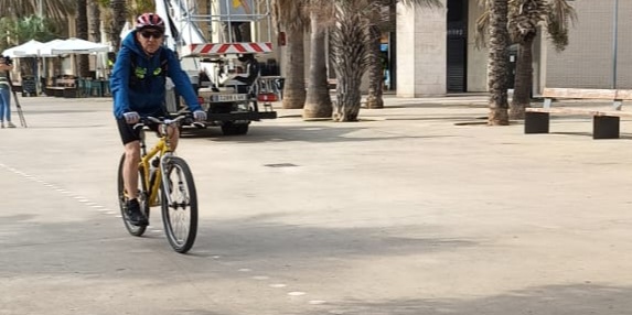 Els veïns i l'APTP consideren que el carril bici del Passeig Marítim és un perill