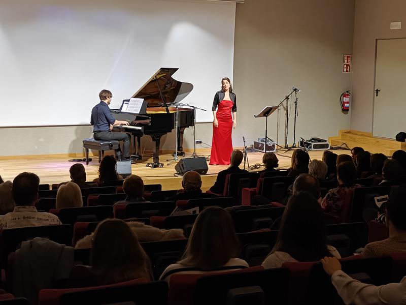 L'auditori de l'Institut Josep Carreras s'ha omplert de música i de solidaritat en el primer festival Sons i Batecs