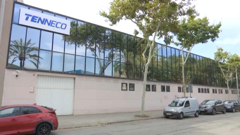 Els Mossos investiguen la fàbrica de Tenneco de Badalona per l'emissió de contaminats perillosos