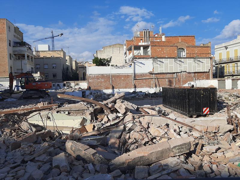 L'enderroc del Centre Parroquial de Sant Josep deixa un buit físic i emocional
