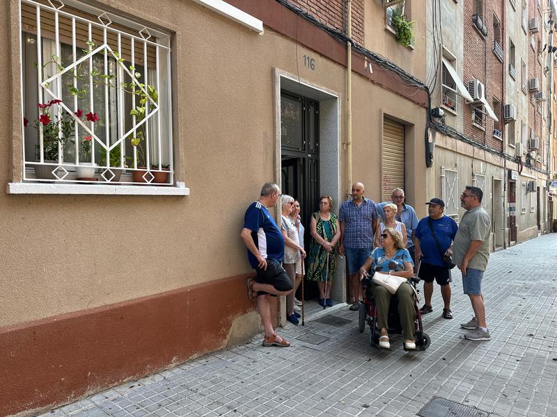 Veïns afectats per l'esfondrament del Canigó engeguen un micromecenatge per fer front a les reformes