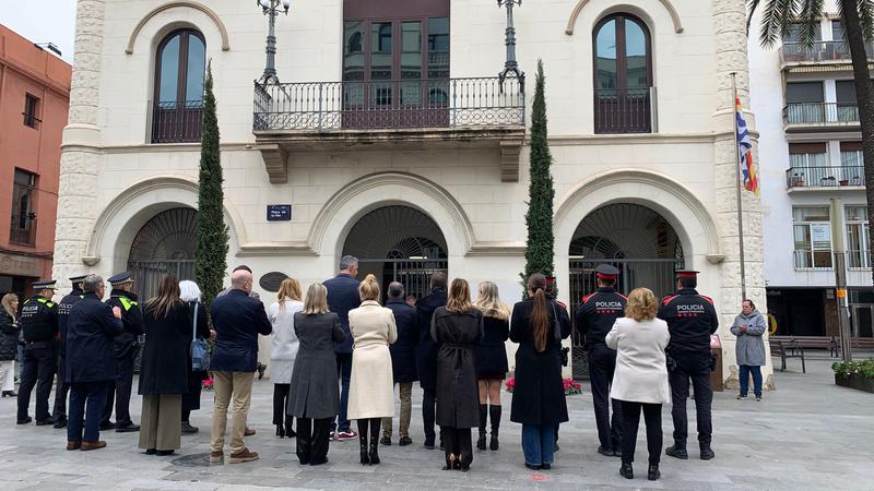 Badalona commemora el Dia Europeu en record a les víctimes del Terrorisme amb un minut de silenci a la plaça de la Vila