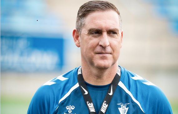 Duel pel lideratge entre el CF Badalona i el FC L'Escala