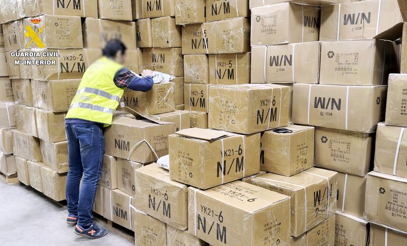 La Guàrdia Civil intervé a Badalona més d'1,4 milions d'euros en productes falsificats