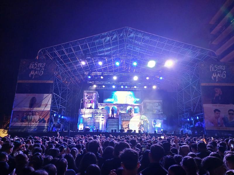 Omar Montes brilla a les Festes de Maig sota un cel ennegrit