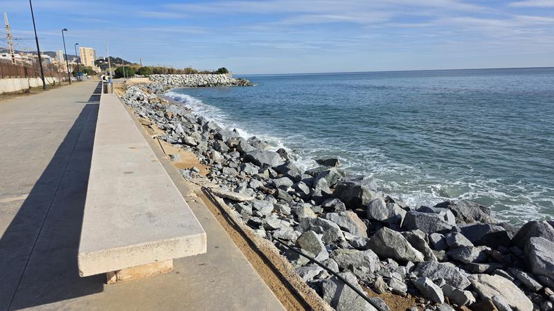 La platja de la Barca Maria s'ha quedat sense sorra