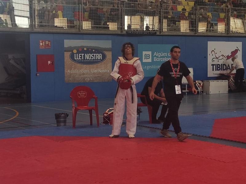 Aidan Crisol, representant badaloní al Campionat de Catalunya de Taekwondo