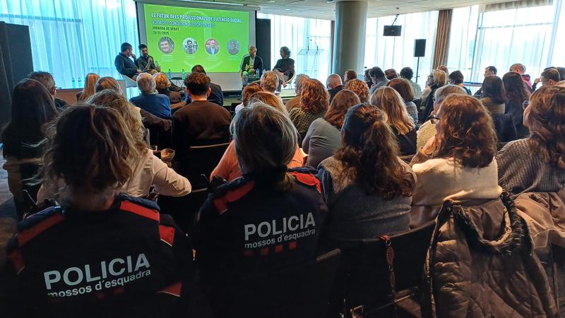 Aspanin reclama l'equiparació salarial dels professionals