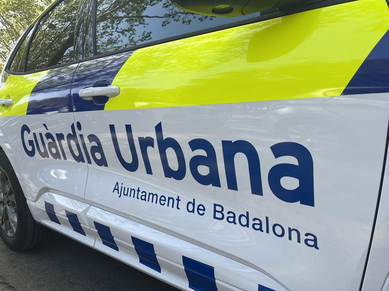 La Guàrdia Urbana deté tres persones per robar a l'interior d'un pàrquing municipal