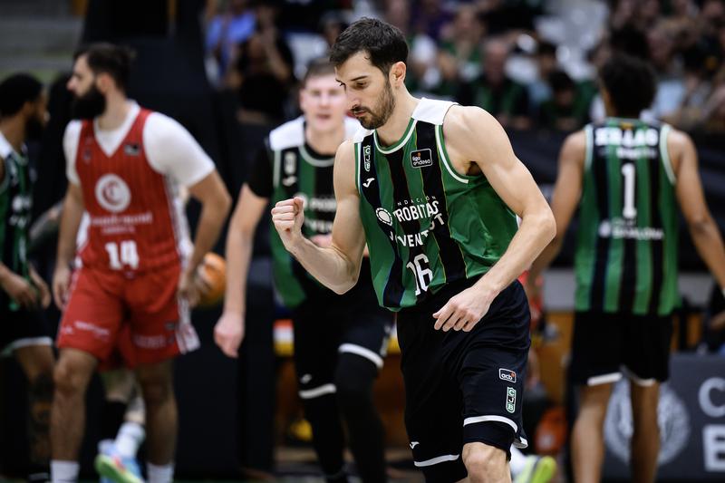 La Penya supera el Saragossa (89-86) i viatge a Hongria sense saber si jugarà a porta tancada