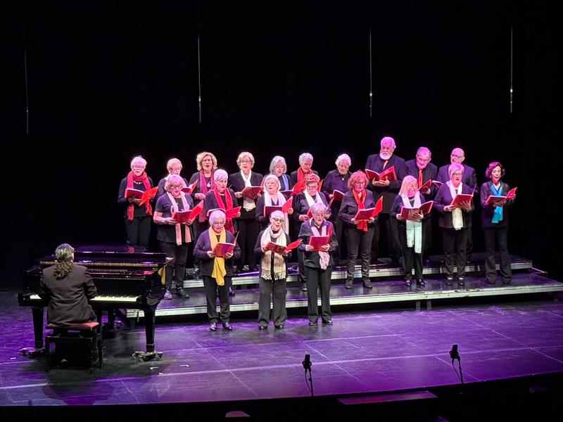 L'amor i la música omplen el Teatre Zorrilla amb la segona Gala Sant Valentí