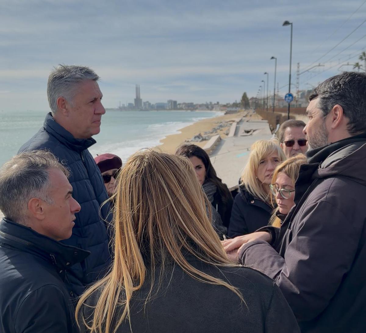 Acord per agilitzar la reconstrucció del tram del passeig marítim destrossat pel temporal