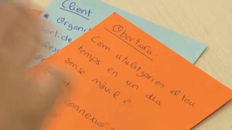 Adolescents i el repte d'un dia sense mòbil