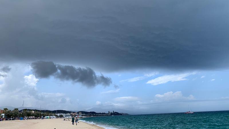 MÉTEO | Dia de jaqueta i paraigua a la bossa