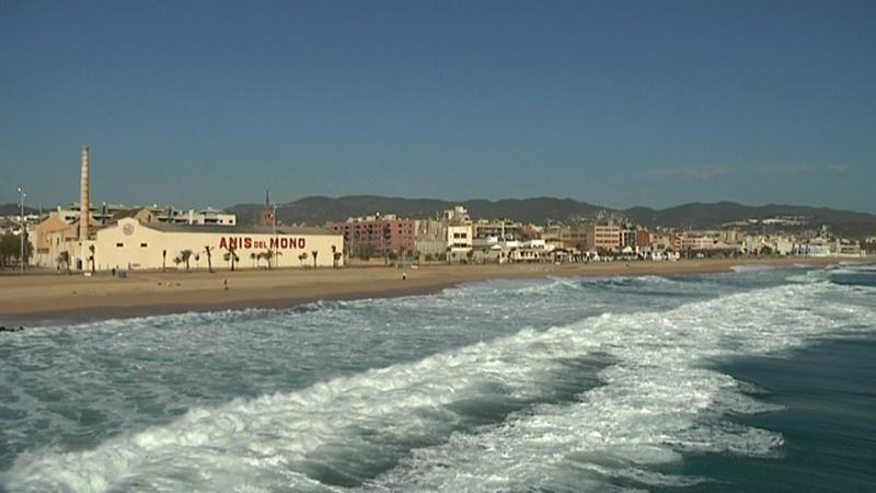 Alerta de Protecció Civil als mòbils dels municipis de la costa per onades importants 