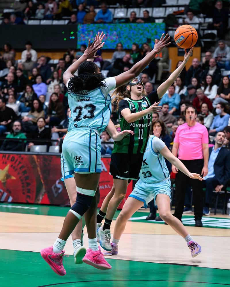 Debut, victòria i sensacions immillorables per a Miqui Calderón (70-57)