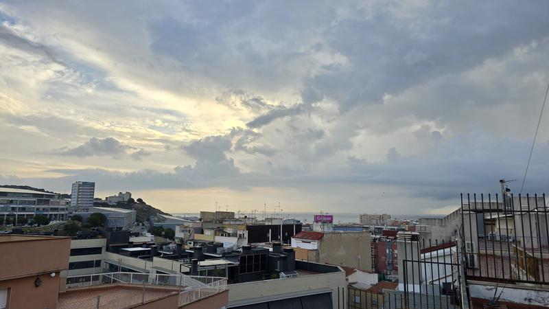 MÉTEO | Dijous de cel insegur i avís per risc de forts xàfecs