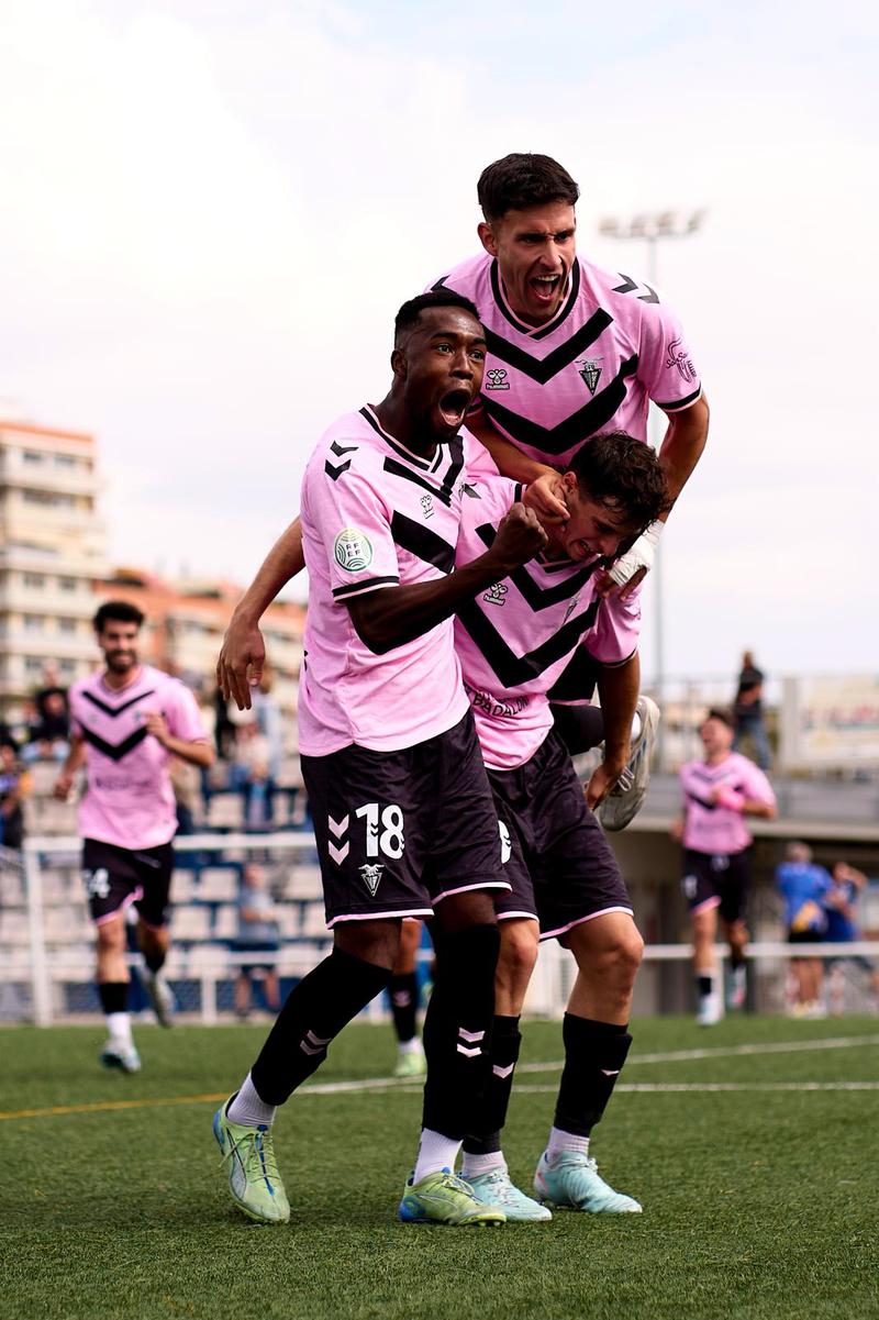 El Badalona suma 3 punts a Terrassa contra el San Cristóbal (0-1) i manté el lideratge a la lliga. 