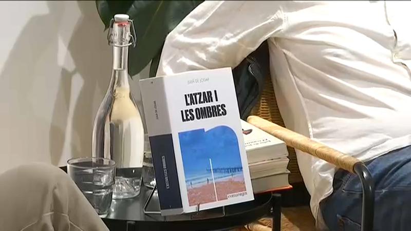 El badaloní Julià de Jòdar ha presentat la seva novel·la 'L'atzar i les ombres'