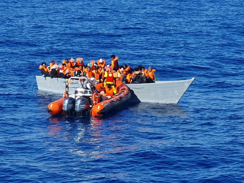 Open Arms rescata a 20 persones prop de l'illa italiana de Lampedusa