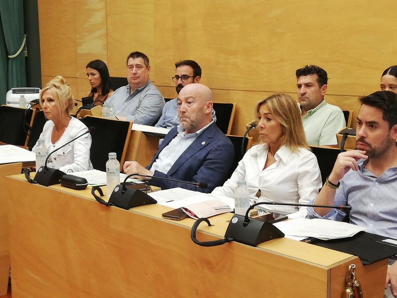 L'oposició demana en un ple la dimissió del regidor de Seguretat per 'la pitjor nit de Sant Joan'