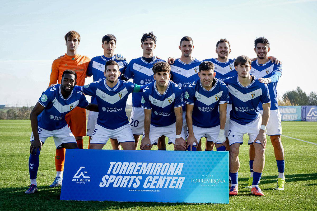 El CF Badalona busca recuperar sensacions i el lideratge