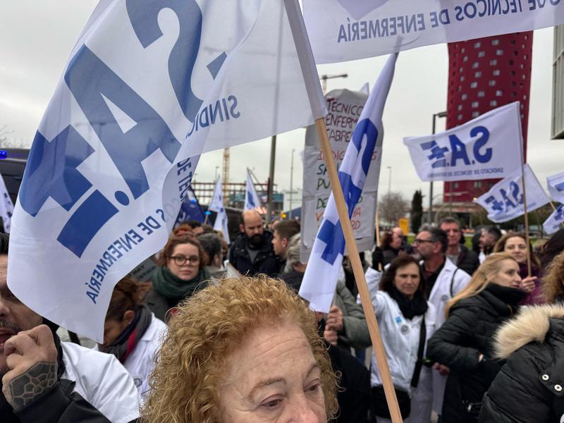 Vaga dels tècnics sanitaris: 'Sense nosaltres, el sistema no funcionaria'