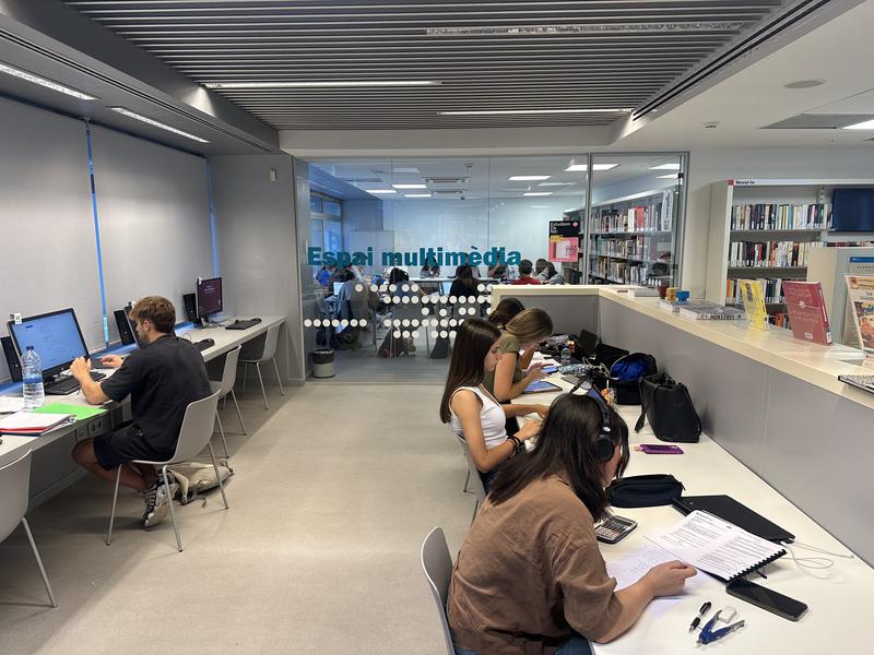 A les portes de la Selectivitat el programa 'Estudiem de Nit' triomfa entre els estudiants