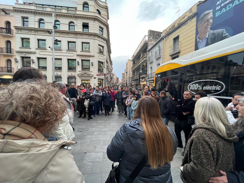 Afectats del carrer Canigó reclamen solucions a la plaça de la Vila