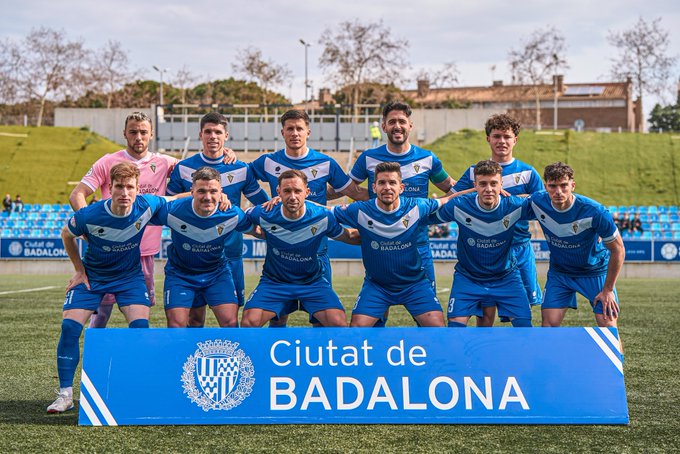 El Badalona mereix més, però només suma 1 punt davant el Peralada (1-1)