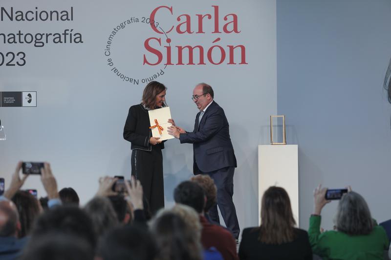 Carla Simón defensa que cal protegir el cinema independent al recollir el Premi Nacional de Cinematografia