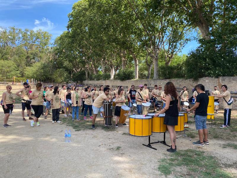 El ritme de la percussió omple el parc de Can Solei en la tercera edició del festival Beatbration