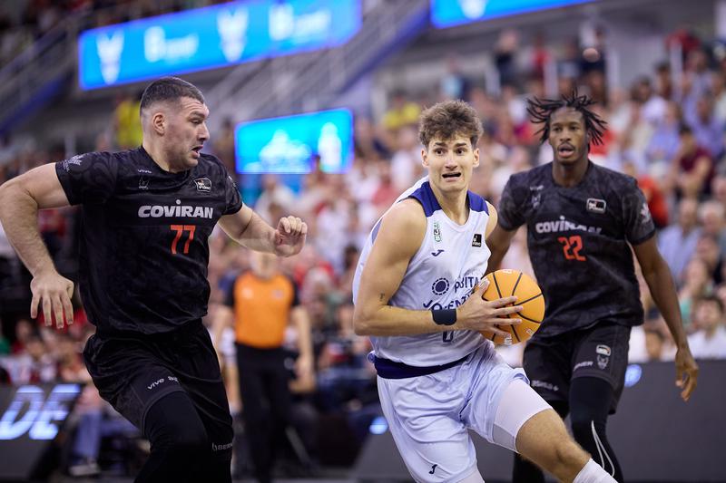 La Penya fa oficial la renovació de Henri Drell fins a final de curs