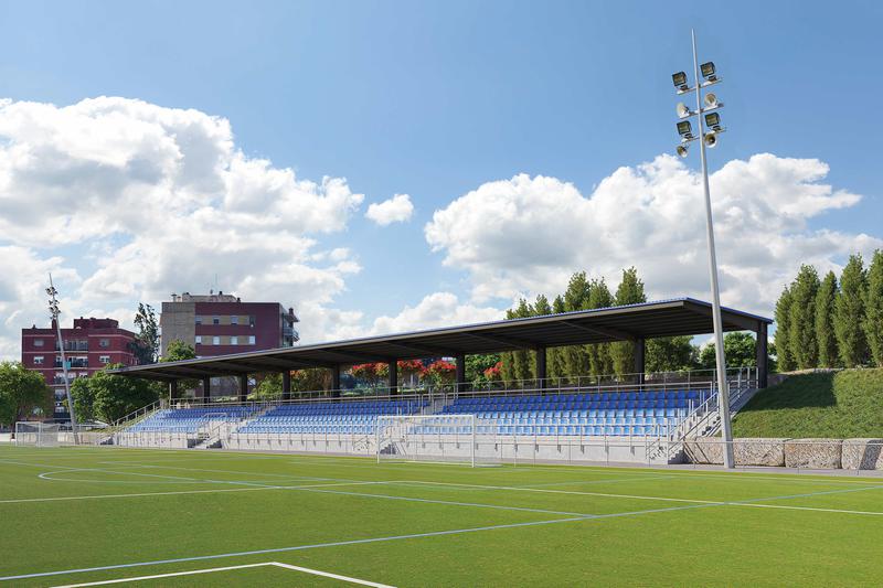 Reforma integral camp de futbol de Montigalà nova graderia