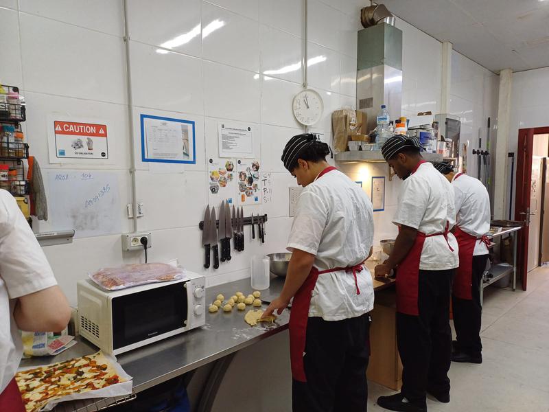 L'Institut Eugeni d'Ors estrena el nou cicle de tècnic de servei de restauració