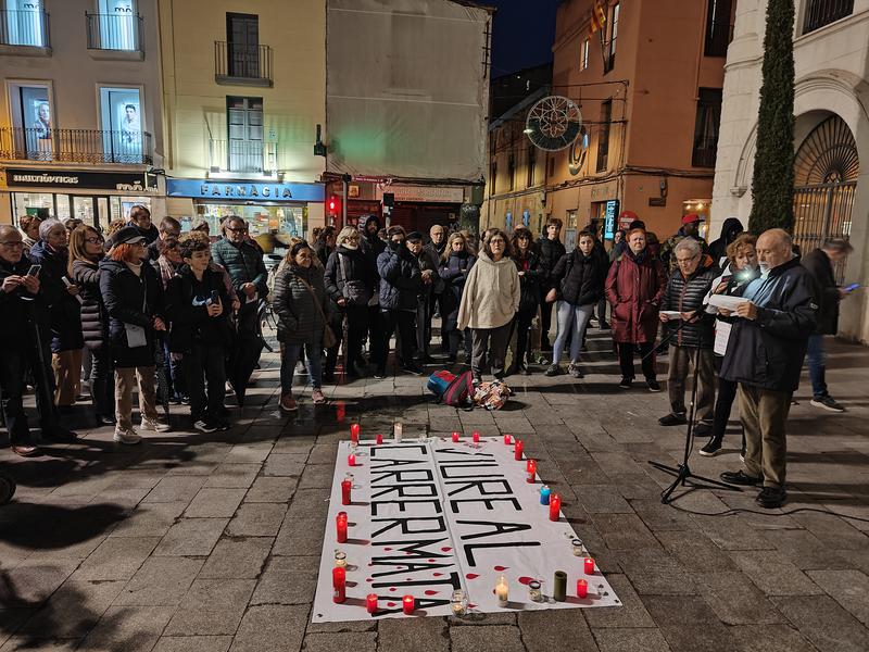Concentració en record a l'home sensesostre trobat mort a principis de gener